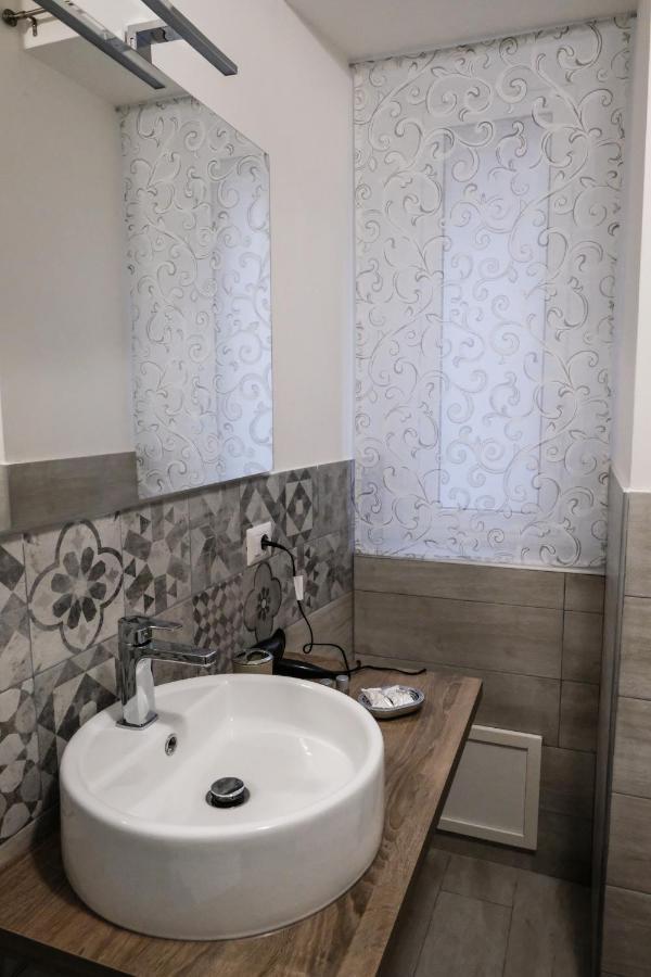 Antica Dimora Maravigna Hotel Catania Bagian luar foto
