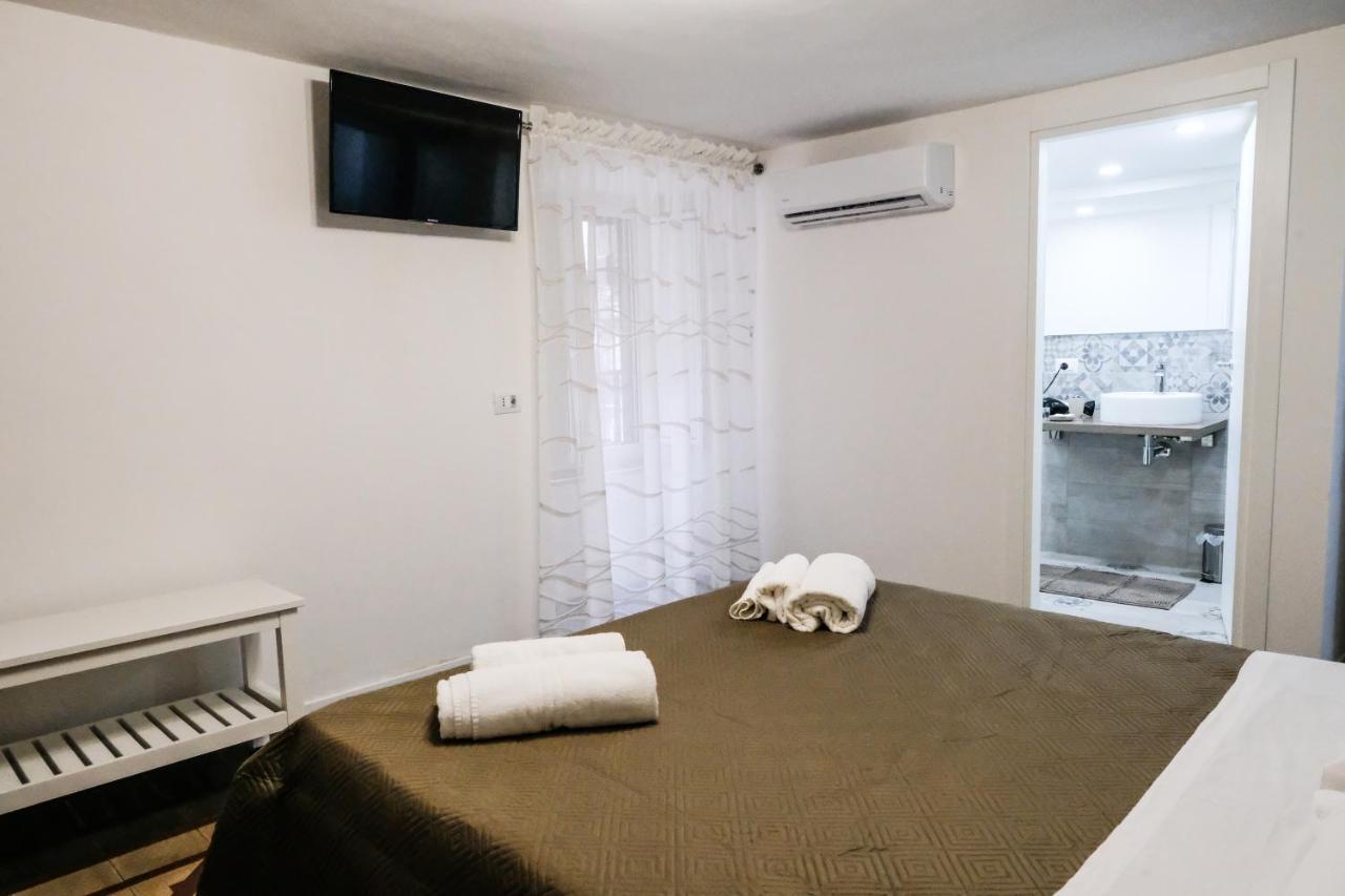 Antica Dimora Maravigna Hotel Catania Bagian luar foto