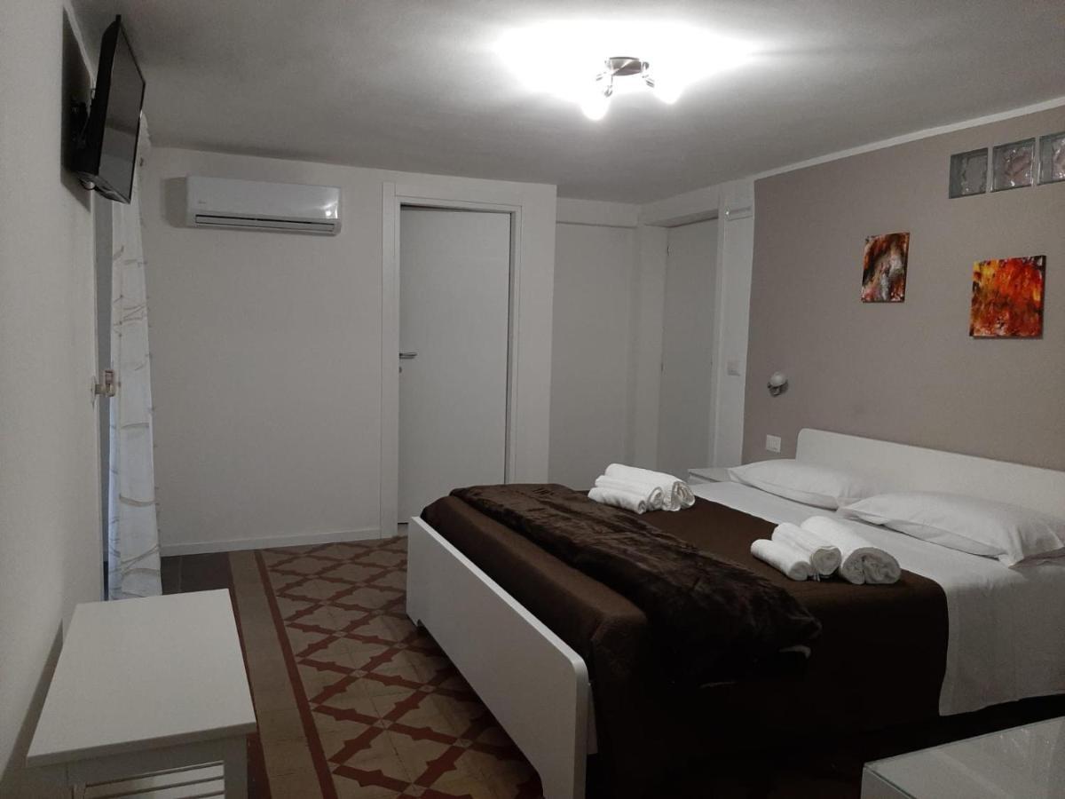 Antica Dimora Maravigna Hotel Catania Bagian luar foto